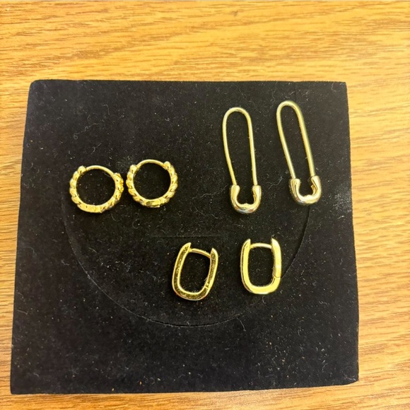 Gold Hoop/Huggie Earrings - Picture 1 of 4